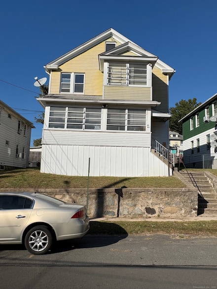 41 Laval St, Waterbury, CT 06706
