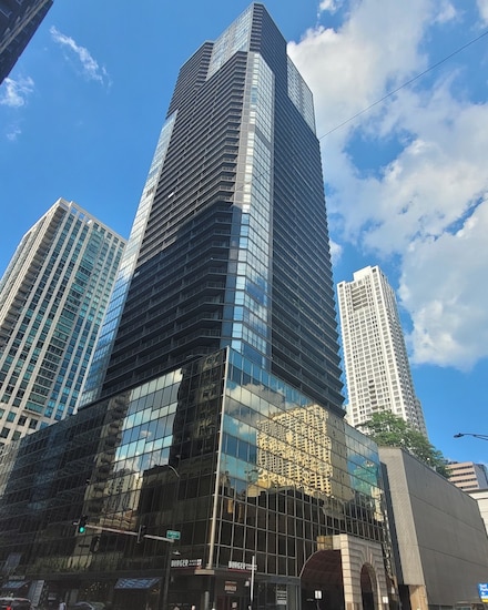 10 E Ontario St Unit 3311, Chicago, IL 60611
