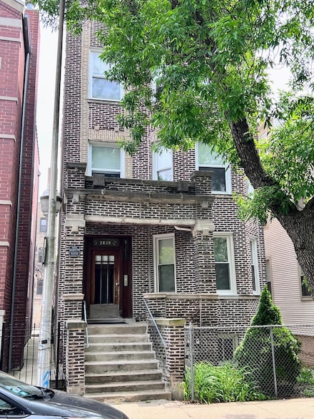 2839 W Lyndale St Unit 1, Chicago, IL 60647