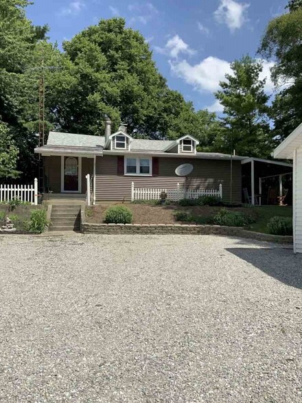 9626 S Bloomingport Rd, Lynn, IN 47355