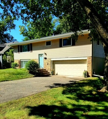 4124 Brookside Ave, Saint Louis Park, MN 55416