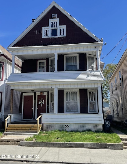 82 Robinson St, Schenectady, NY 12304