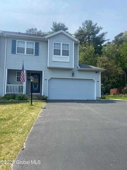 9 Fairwood Dr, Queensbury, NY 12804