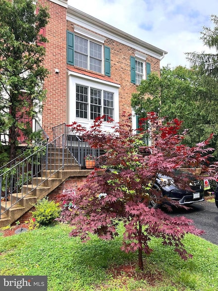 5144 Woodfield Dr, Centreville, VA 20120