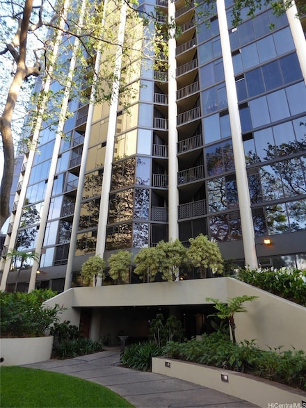 60 N Beretania St Unit 1702, Honolulu, HI 96817