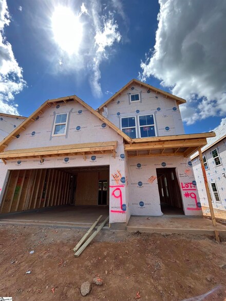 7031 New Horizons Ln, Boiling Springs, SC 29316