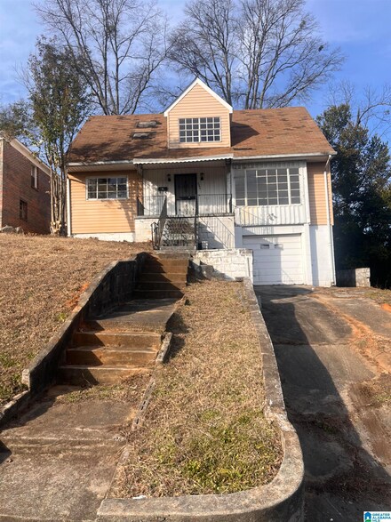 2744 21st St SW, Birmingham, AL 35211