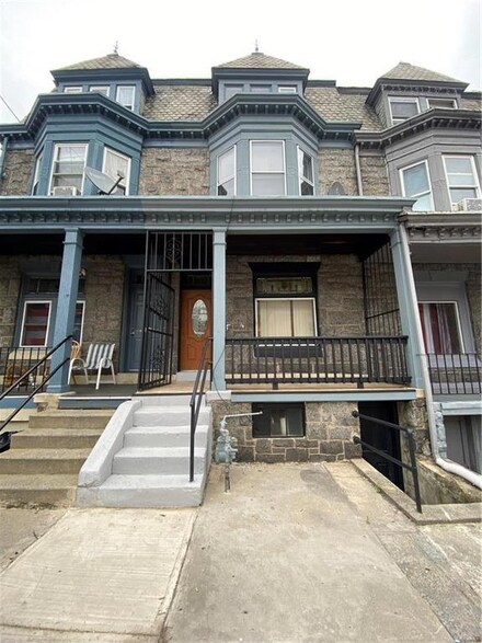 213 S 8th St, Reading, PA 19602