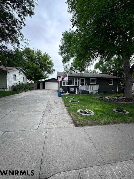 1630 Bluff View Dr, Gering, NE 69341