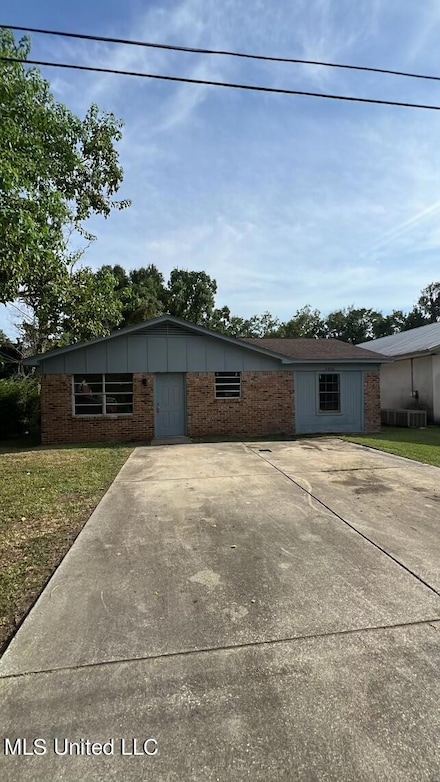 5406 Community Ave, Moss Point, MS 39563