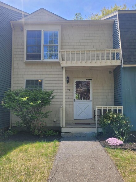 318 Evergreen Dr, Waterville, ME 04901