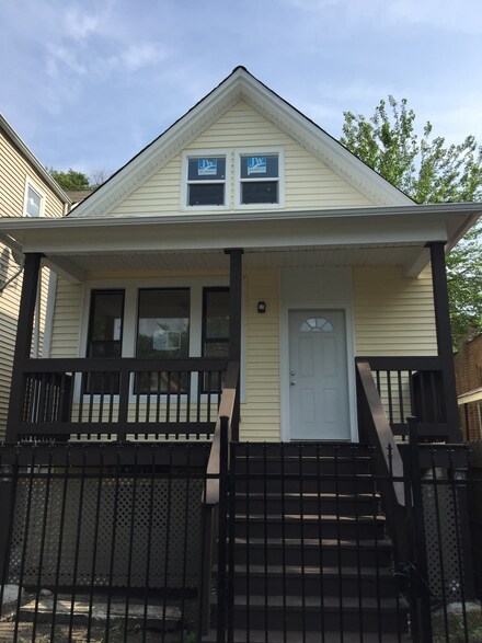 4143 W Potomac Ave, Chicago, IL 60651