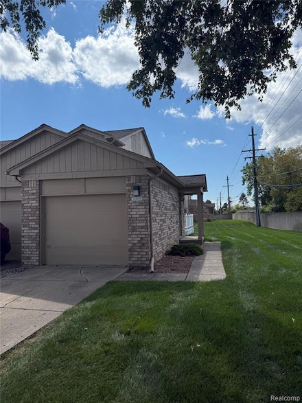 16974 Cristina Ct Unit 28, Clinton Township, MI 48038