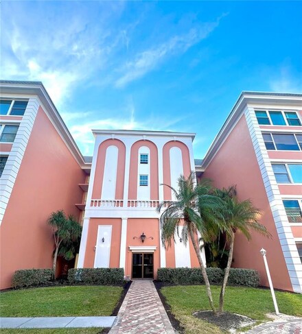 6960 20th Ave N Unit 406, Saint Petersburg, FL 33710