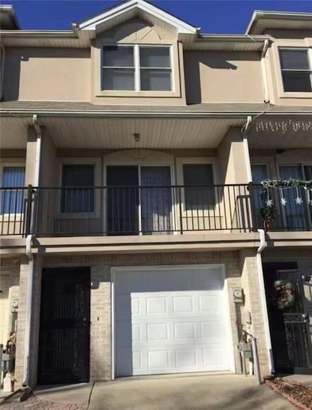 51 Crestwater Ct, Staten Island, NY 10305