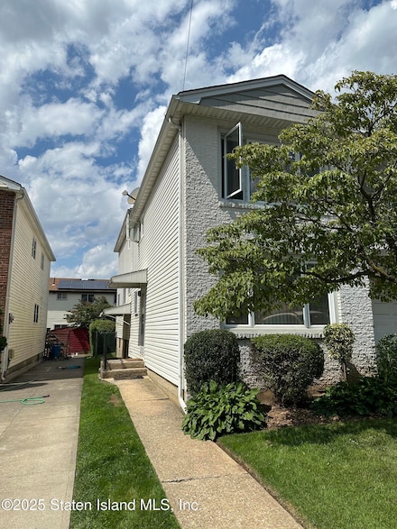 965 Willowbrook Rd, Staten Island, NY 10314