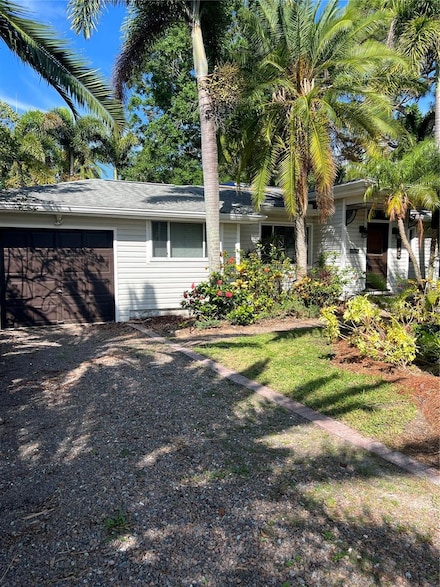 715 Riverside Dr, Tarpon Springs, FL 34689