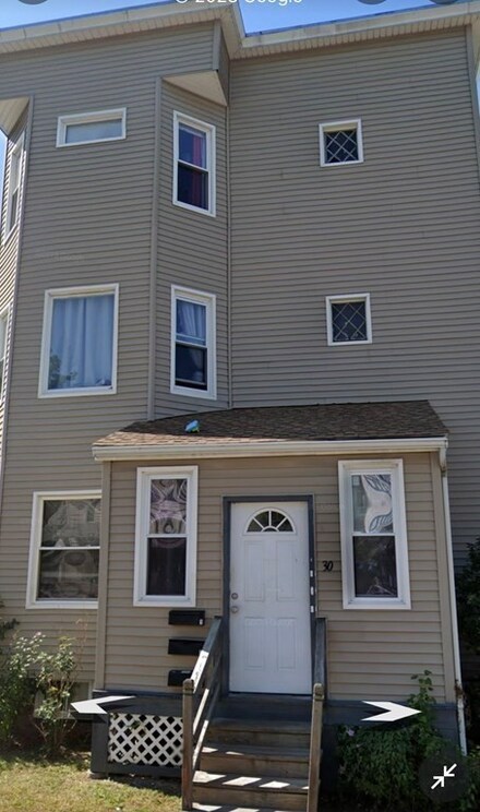 30 Armory St, Springfield, MA 01105