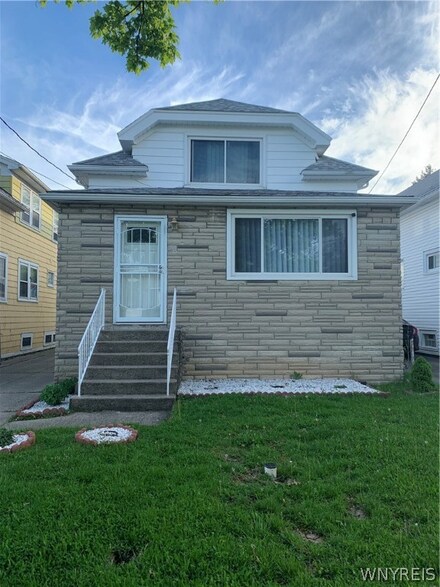 58 Albemarle St, Buffalo, NY 14207