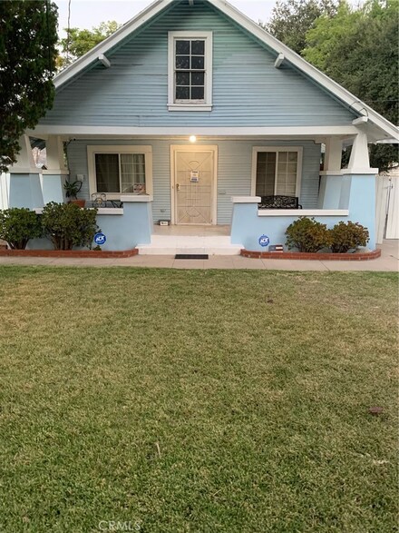 1864 N Marengo Ave, Pasadena, CA 91103