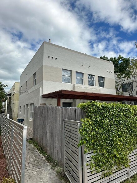 833 W 39th St Unit 2, Miami Beach, FL 33140