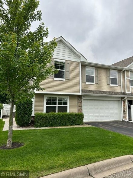 3583 Maureen Ln, Stillwater, MN 55082
