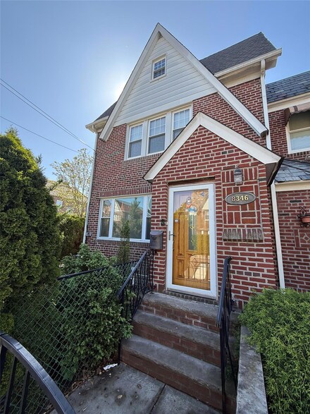 83-46 Penelope Ave, Middle Village, NY 11379