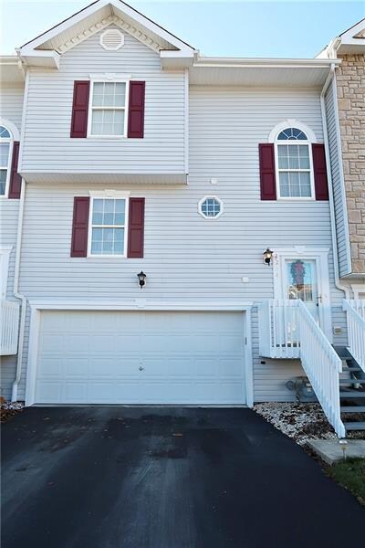 244 Manor View Dr, Manor, PA 15665