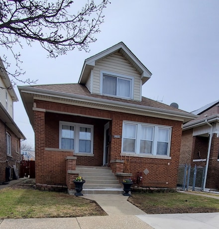 4627 W Schubert Ave, Chicago, IL 60639