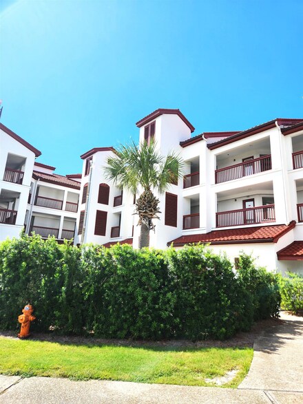 8730 Thomas Dr, Panama City, FL 32408