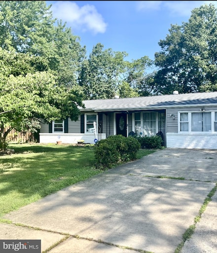 4227 Fairglen Dr, Alexandria, VA 22309