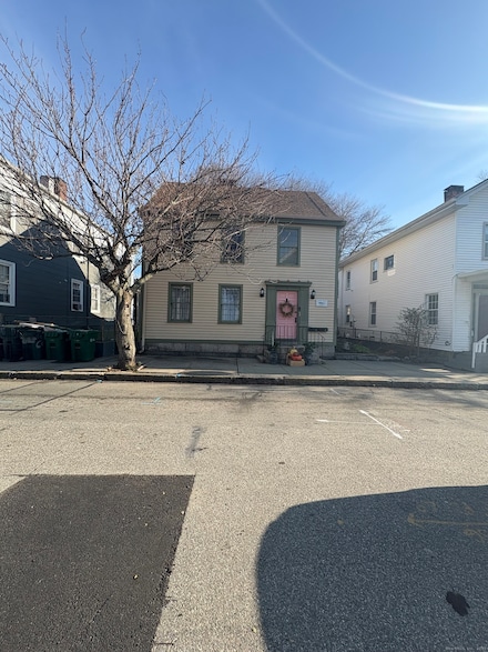 7 Coit St Unit 2, New London, CT 06320