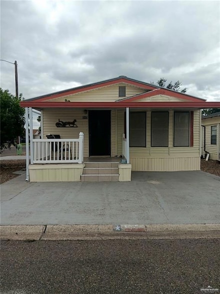 101 Harness Dr, Mission, TX 78574