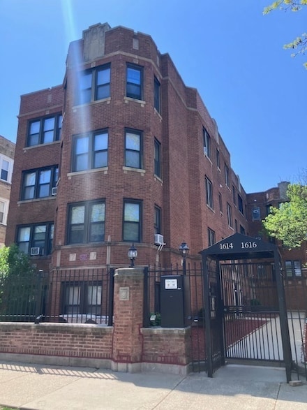 1616 N Harding Ave Unit 2W, Chicago, IL 60647