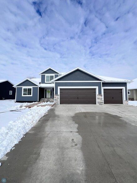 8849 Lost River Rd, Horace, ND 58047