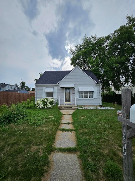 1902 12th Ave, South Milwaukee, WI 53172