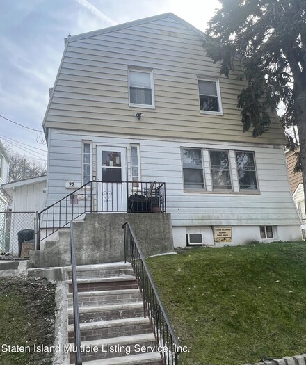 22 Van Buren St, Staten Island, NY 10301
