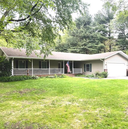 11322 East Dr, Demotte, IN 46310