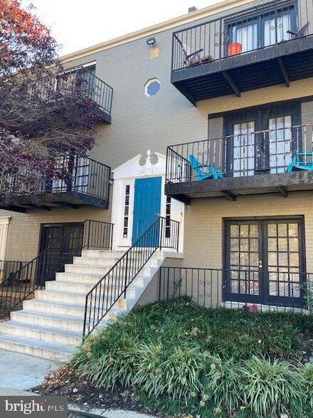 5911 Quantrell Ave Unit T3, Alexandria, VA 22312