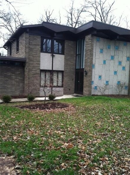 2293 William Penn Hwy, Pittsburgh, PA 15235