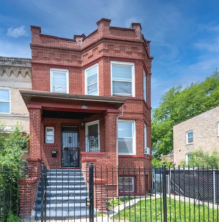 202 N Leclaire Ave, Chicago, IL 60644