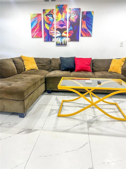 2450 Garfield St, Hollywood, FL 33020