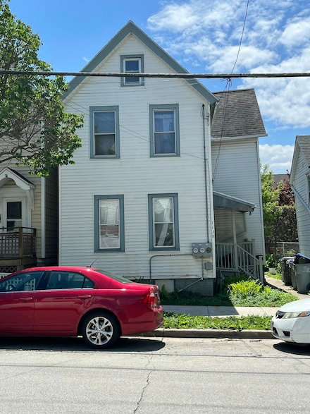 1139 E Kane Place, Milwaukee, WI 53202