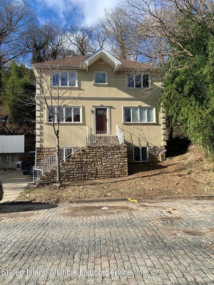534 van Duzer St, Staten Island, NY 10304
