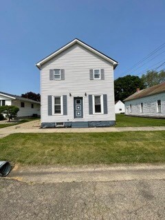107 N Galena St, Tiskilwa, IL 61368