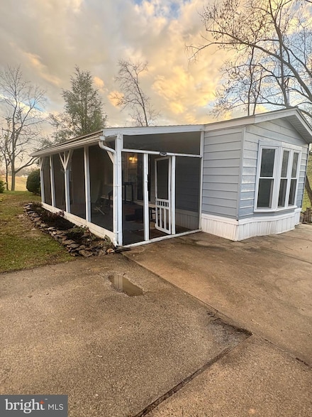 1046 Schmuck Rd, York, PA 17406