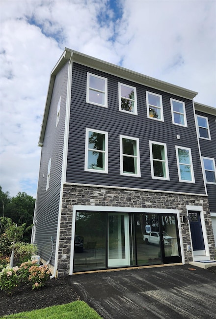 722 Hardman Dr, Morgantown, WV 26501