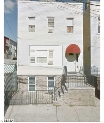 518 18th St, Union City, NJ 07087