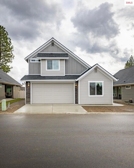 8480 N Snowflake Ln, Hayden, ID 83835