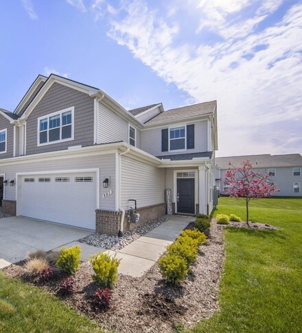 401 Angus Ln, Saline, MI 48176